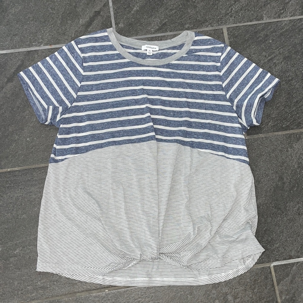 Eyeshadow xl extra large twist front top